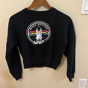 XS Women’s Graphic tee cropped sweatshirt